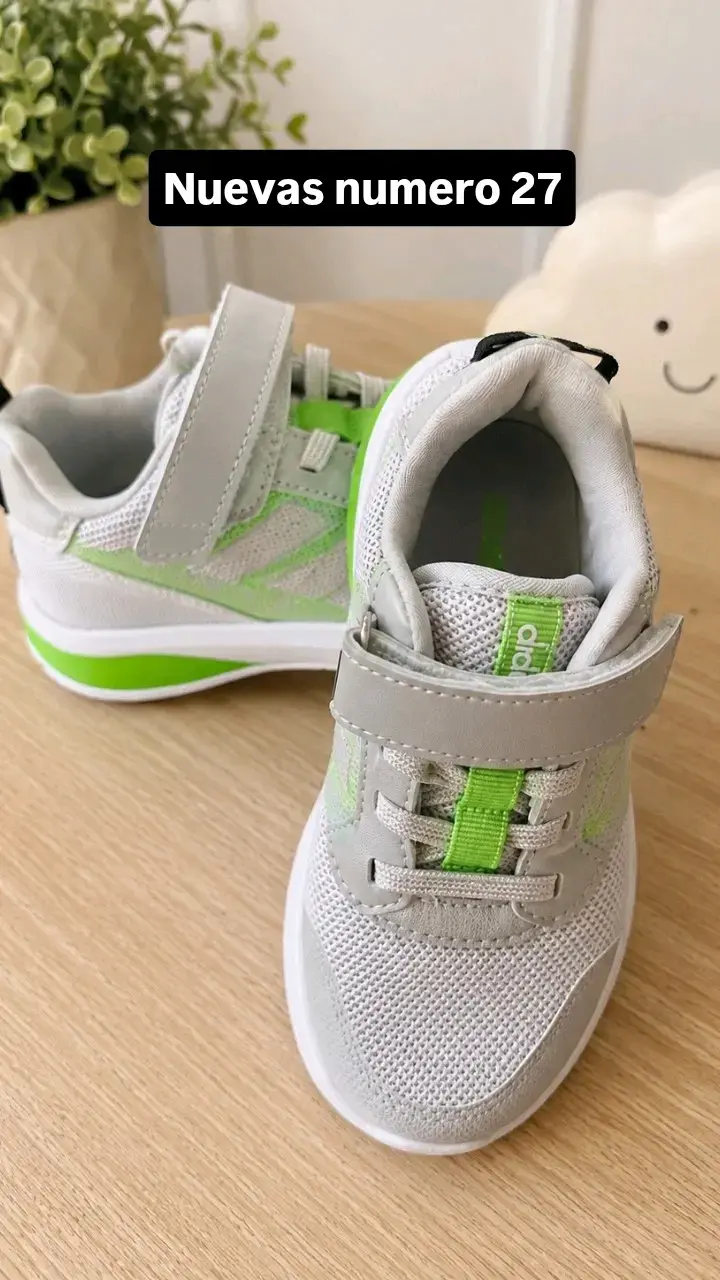 Zapatillas deportivas para niños nuevas talla 27 - 1