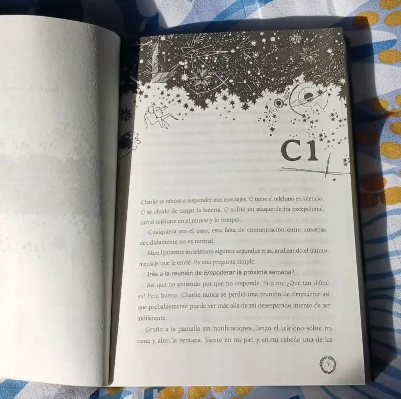 Libro 'Hecha de Estrellas' de Ashley Herring Blake - 3