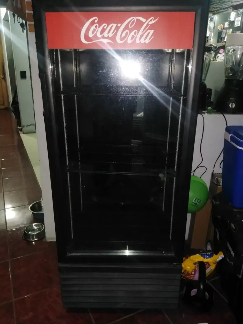 Refrigerador exhibidor Coca-Cola usado - 2