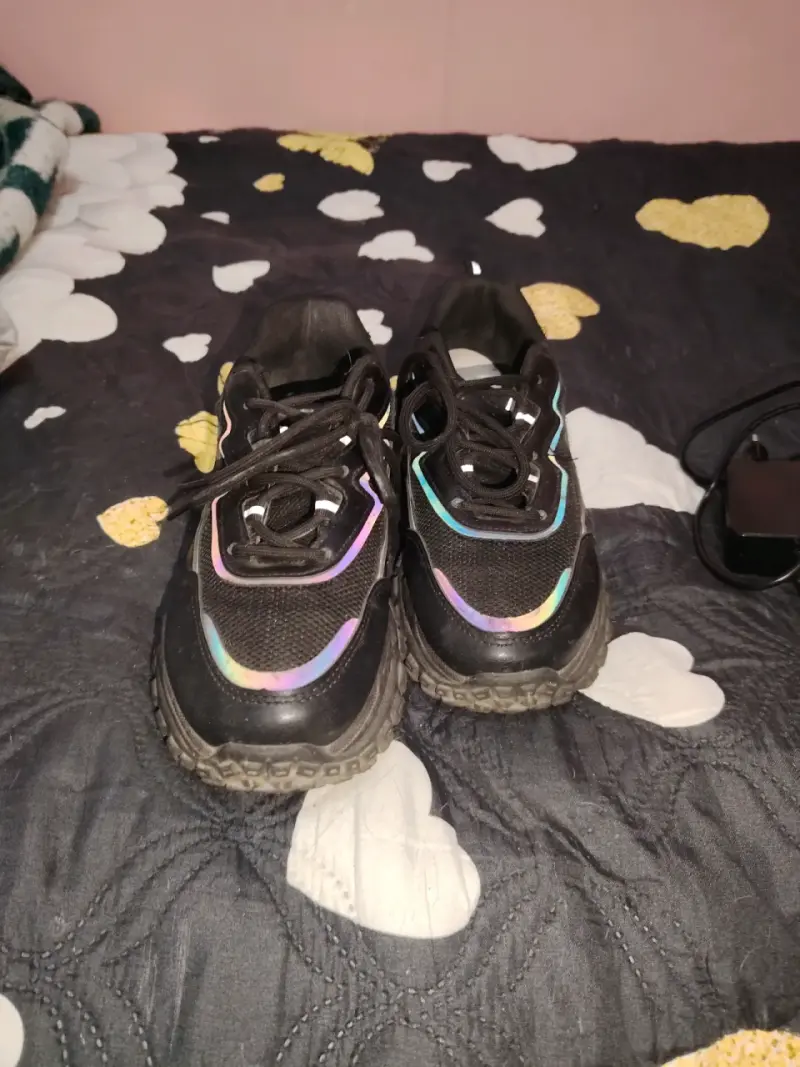 Zapatillas deportivas negras con detalles reflectantes - 3