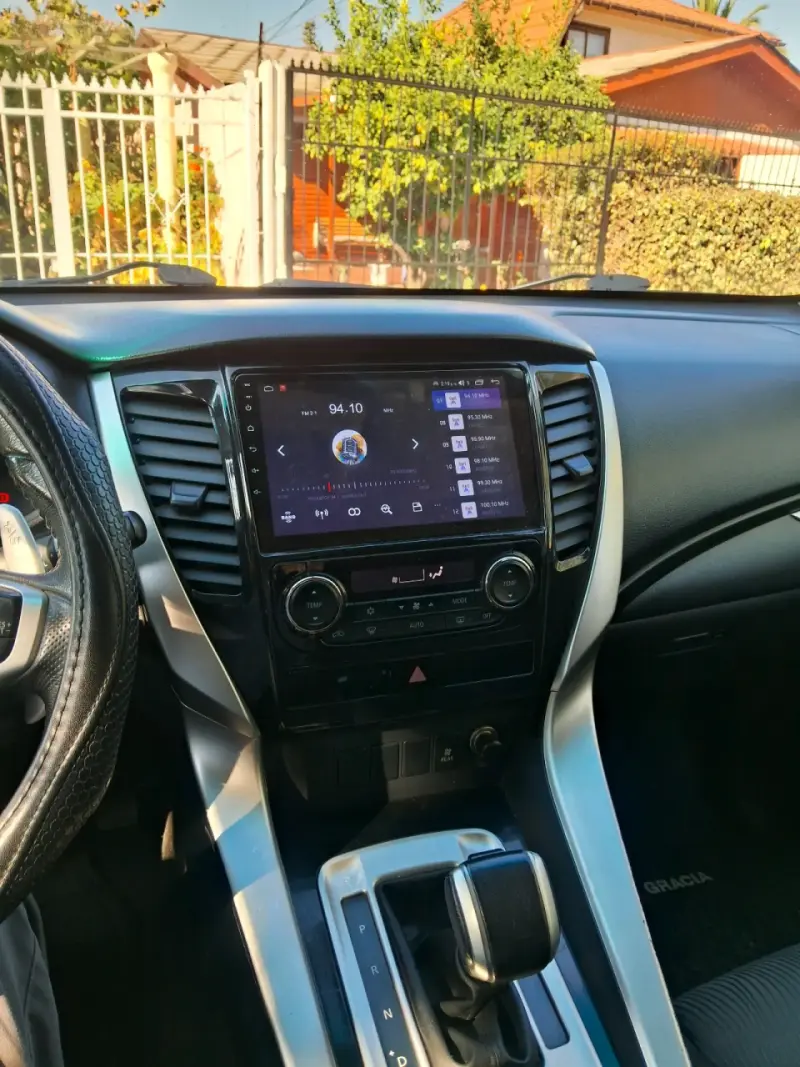 Mitsubishi Montero Sport 2018 en buen estado - 2