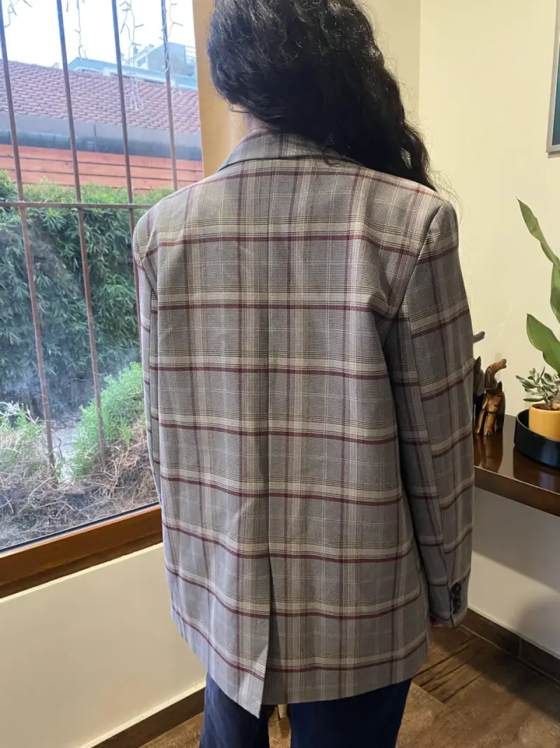 Blazer de mujer a cuadros elegante - 3