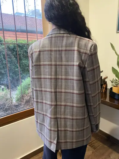 Blazer de mujer a cuadros elegante - miniatura 3