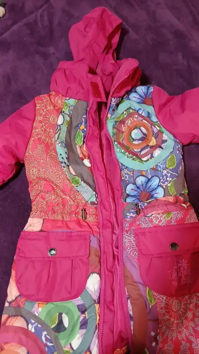 Abrigo infantil Desigual colorido con capucha - miniatura 1