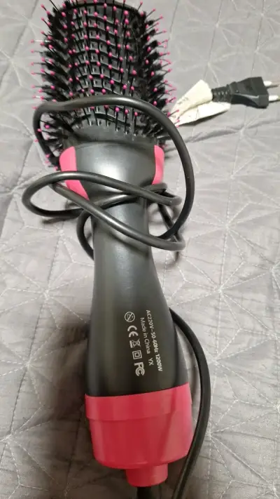 Cepillo secador de cabello 1200W negro y rosa - miniatura 1