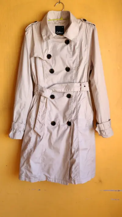 Abrigo trench beige Cubus con cinturón - miniatura 1