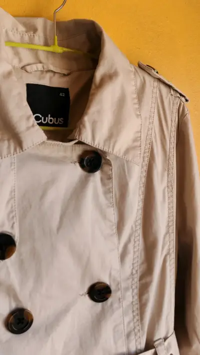 Abrigo trench beige Cubus con cinturón - miniatura 3