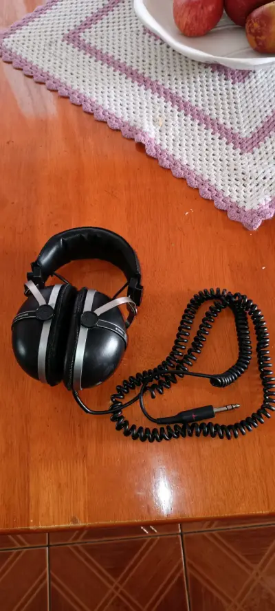 Audífonos profesionales con cable espiral pioneer - miniatura 1