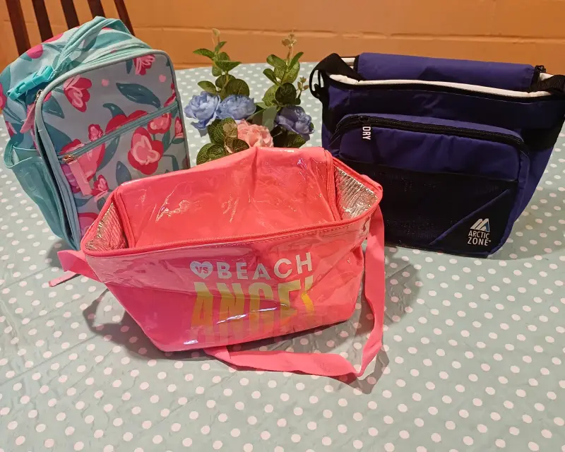 Set de bolsos térmicos y mochila estampada