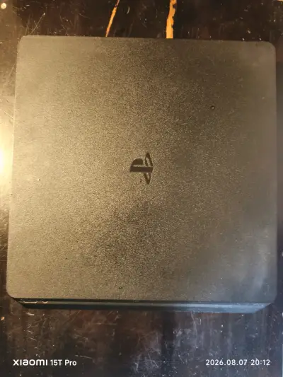 Consola PlayStation 4 Slim en buen estado - miniatura 1