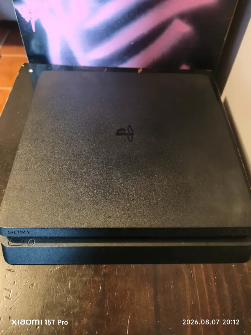 Consola PlayStation 4 Slim en buen estado - 2