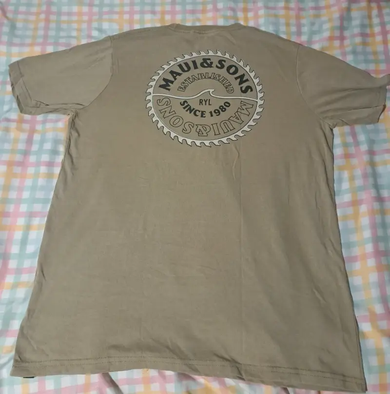 Polera Maui & Sons beige con logo - 2