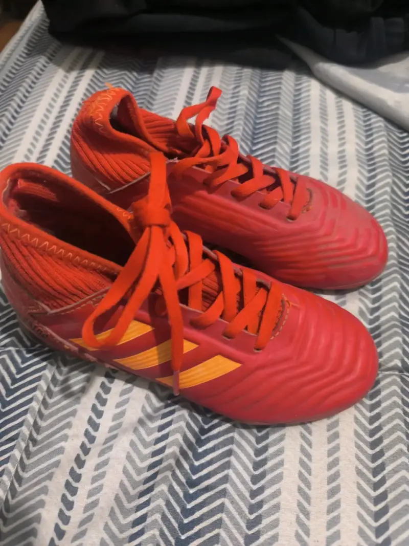 Zapatillas de fútbol Adidas Predator rojas - 2