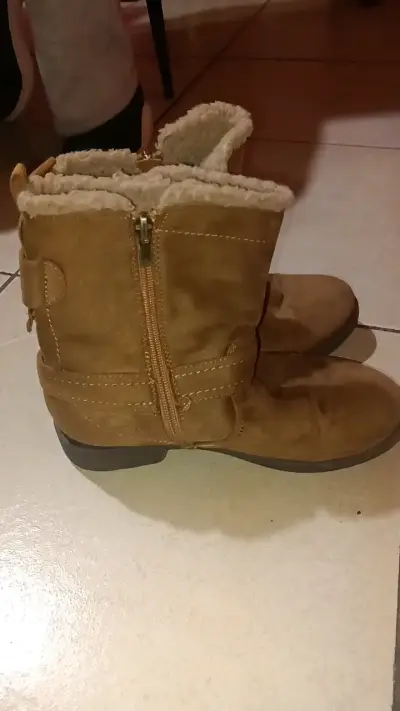 Botas de gamuza marrón con forro de lana - miniatura 1