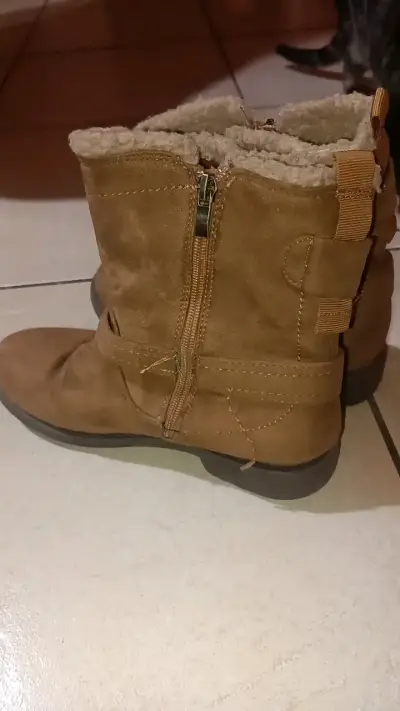 Botas de gamuza marrón con forro de lana - miniatura 4