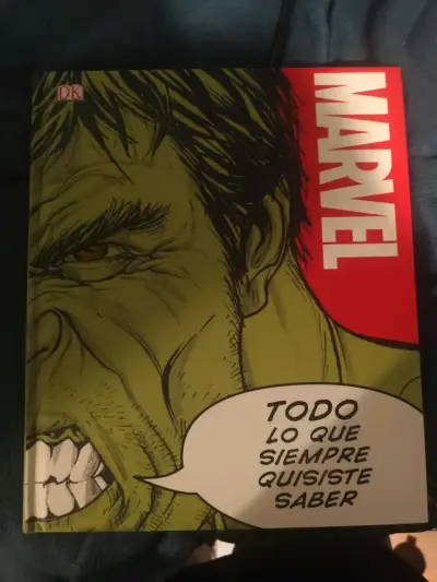 Libro oficial de Marvel - miniatura 1