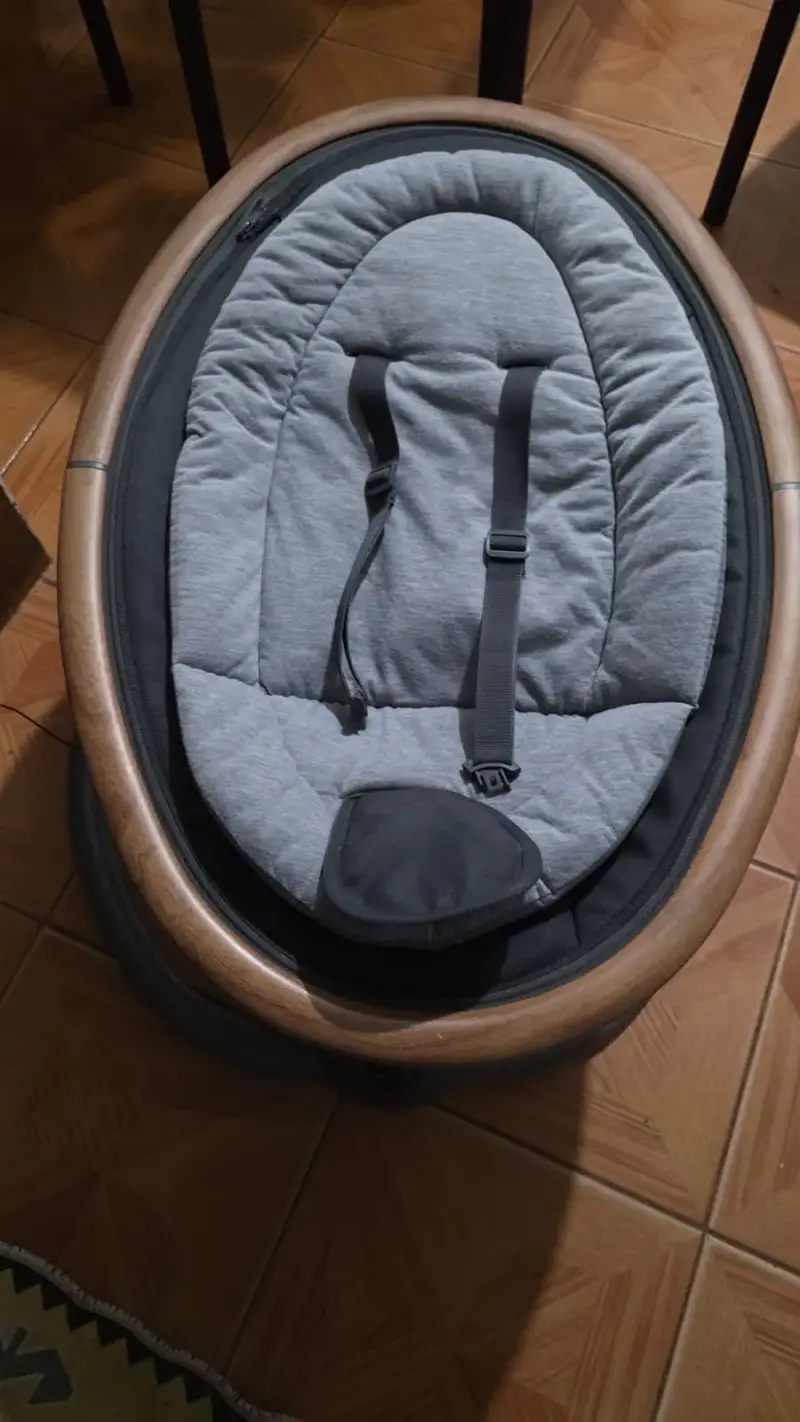 Silla mecedora para bebé con soporte de madera - 2