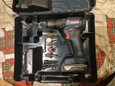 Taladro Inalámbrico Bosch 18V con Accesorios - miniatura 1