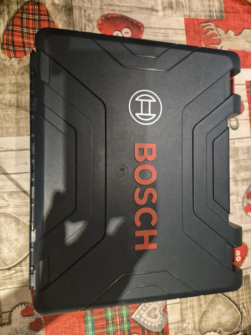 Taladro Inalámbrico Bosch 18V con Accesorios - 2