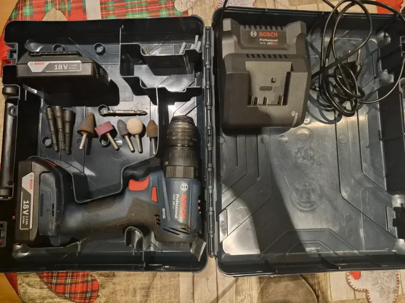 Taladro Inalámbrico Bosch 18V con Accesorios - 3