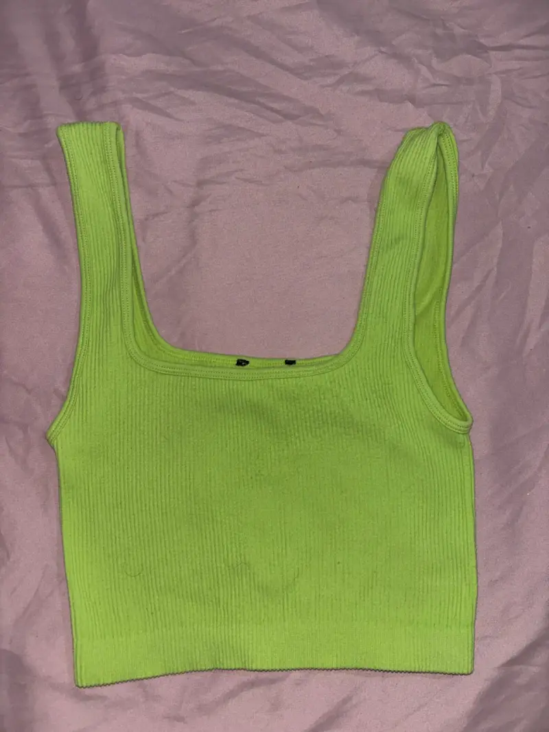 Top corto verde lima para mujer