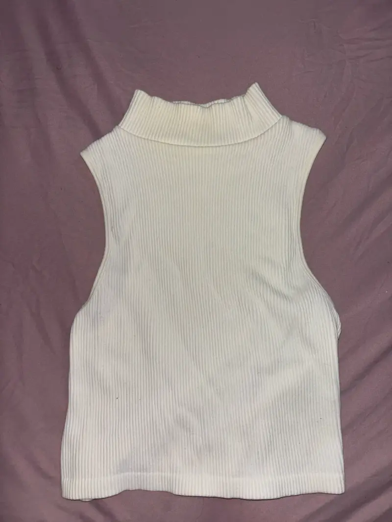 Top sin mangas blanco de canalé