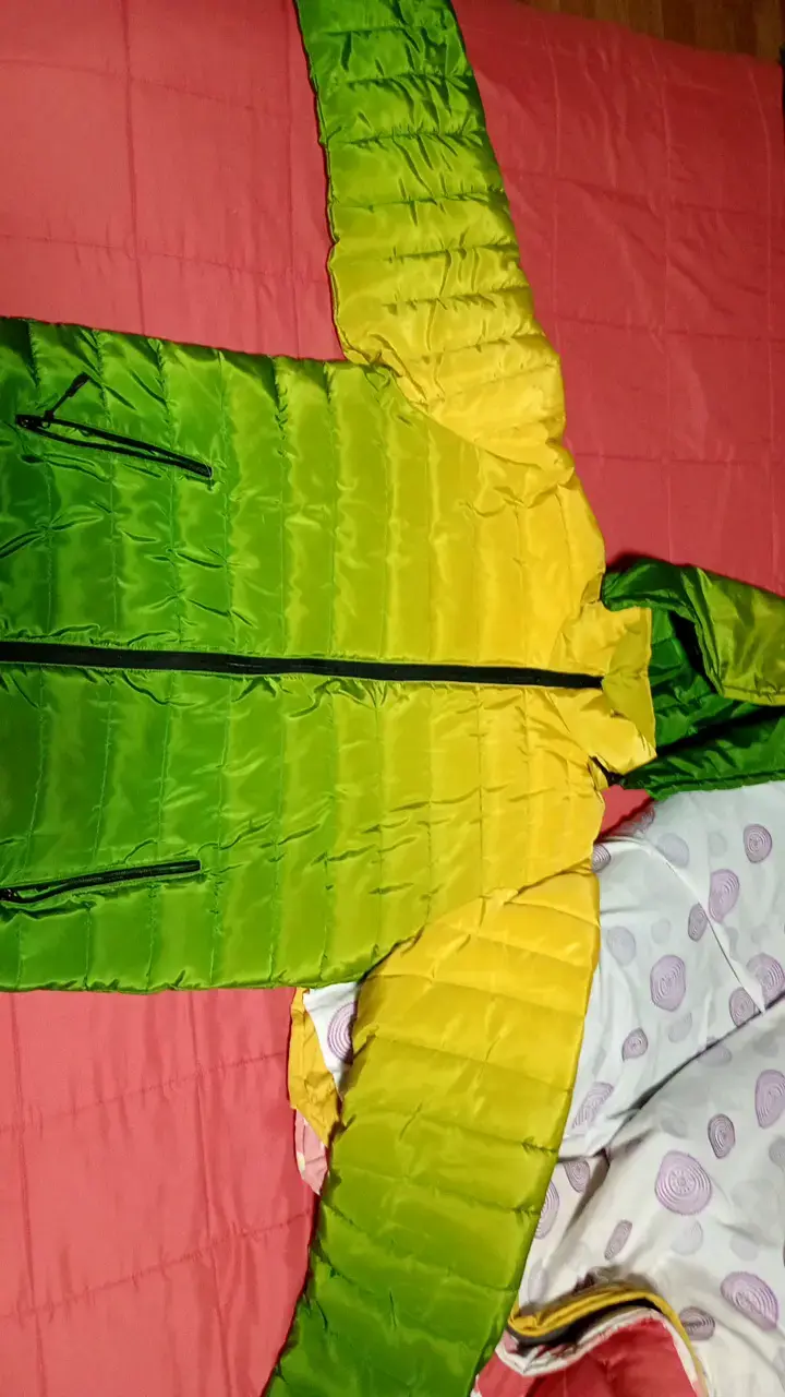 Chaqueta acolchada bicolor verde y amarillo