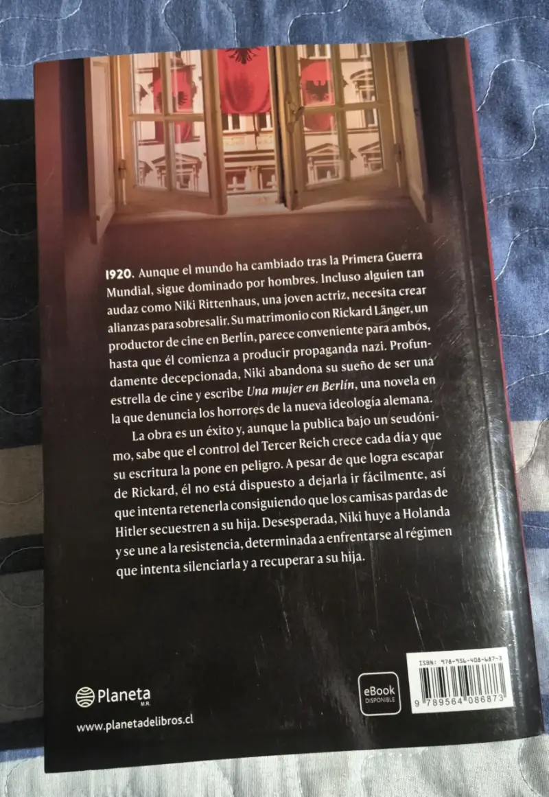 Libro 'La Novelista de Berlín' de V.S. Alexander - 2