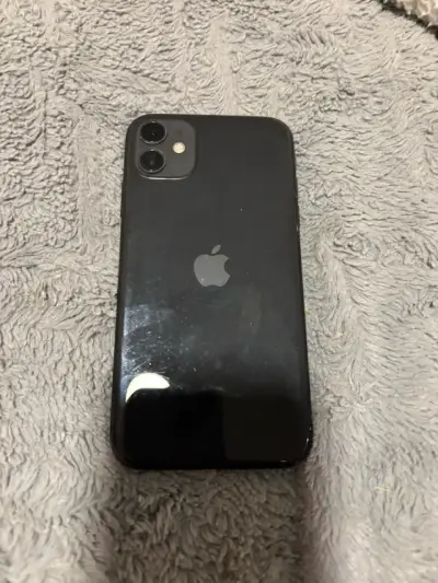 iPhone 11 en buen estado color negro - miniatura 1