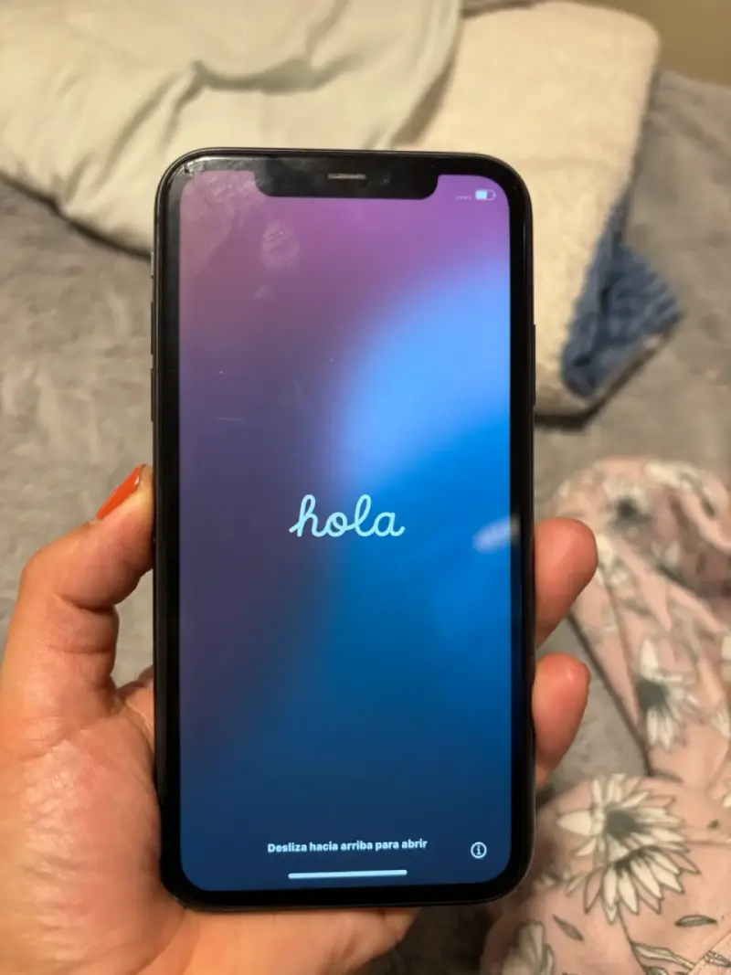 iPhone 11 en buen estado color negro - 3