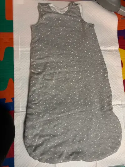 Saco de dormir gris con estrellas para bebé Infanti - miniatura 1