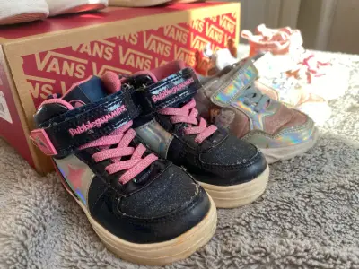 Lote de zapatillas infantiles variadas 19-22 - miniatura 3