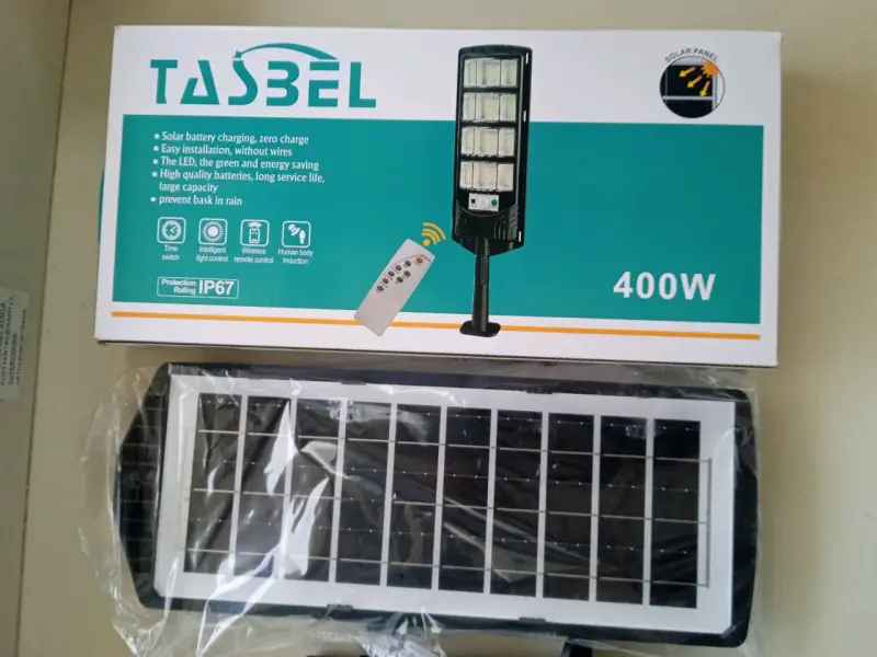 Luz solar LED Tasbel 400W con control remoto - 2