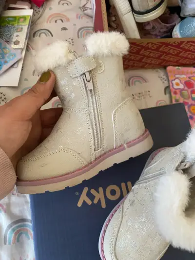 Botas de niña beige con forro de peluche - miniatura 6