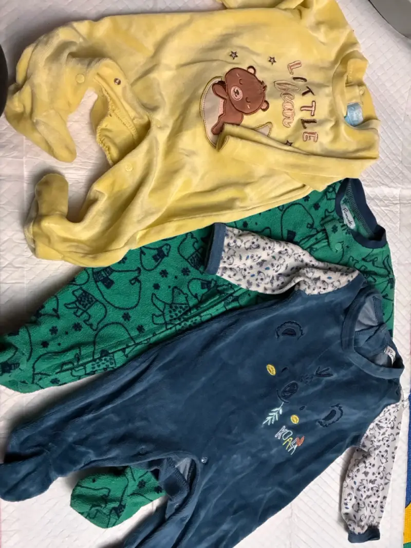 Conjunto de pijamas para bebé en colores variados - 2