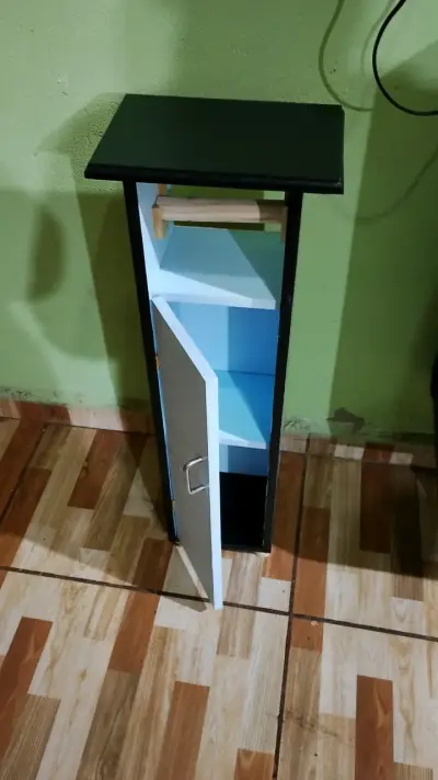 Espejo decorativo con diseño de mujer y jarra - miniatura 2