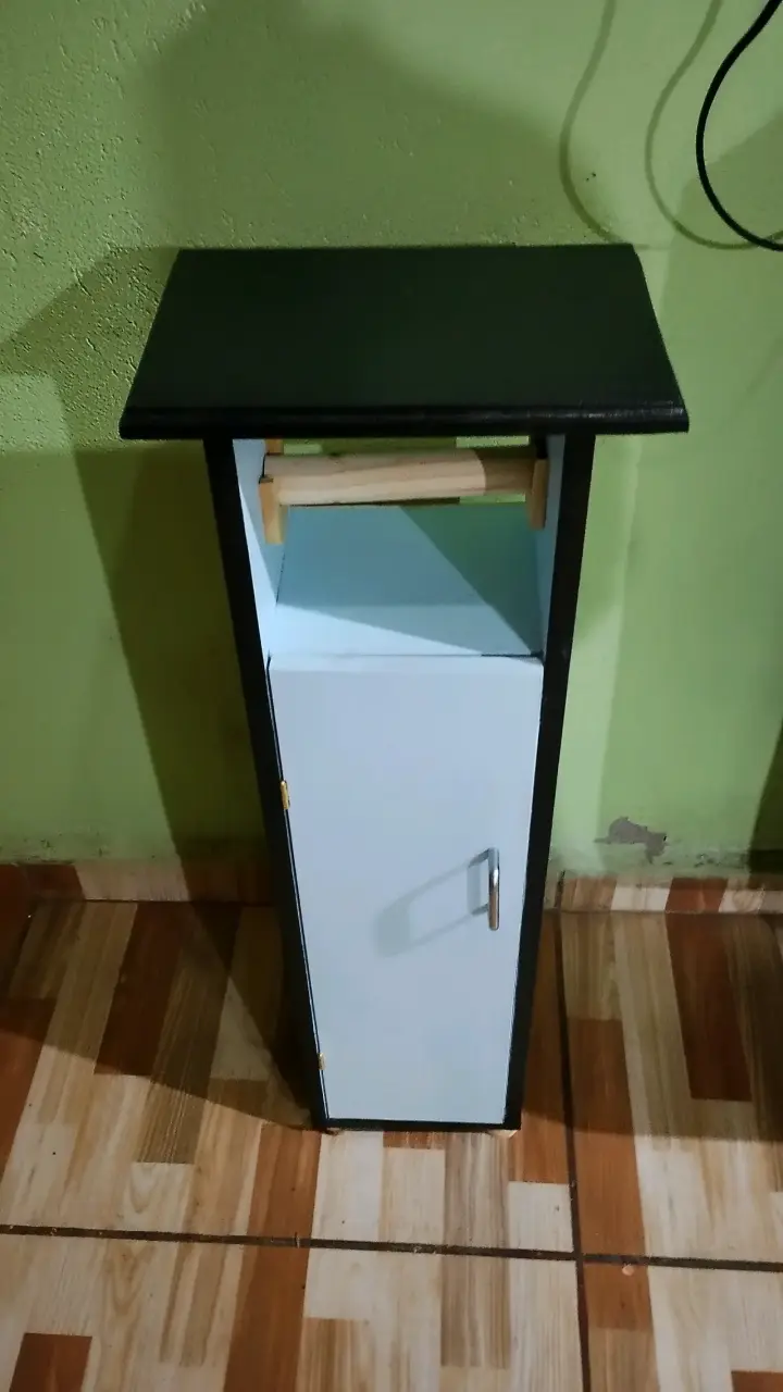 Espejo decorativo con diseño de mujer y jarra - 3