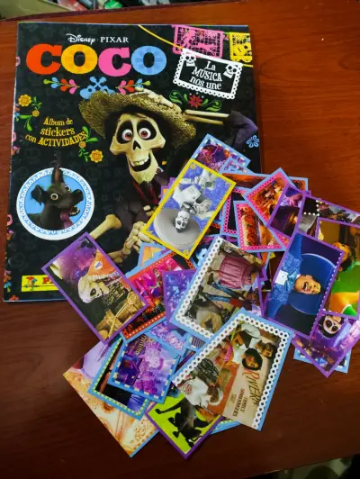 Álbum de stickers Coco Disney Pixar. - miniatura 1
