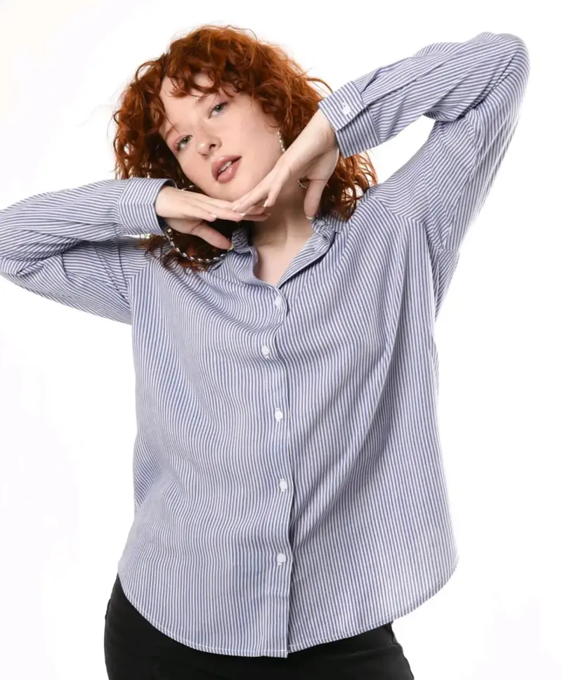 Camisa de rayas azul para mujer
