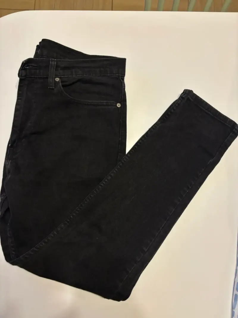 Jeans negros de hombre Levi's en buen estado - 2