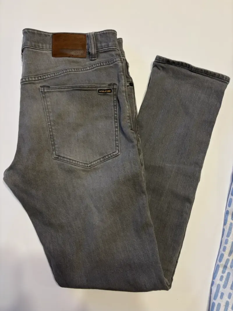 Jeans grises para hombre Volcom talla 34 - 2