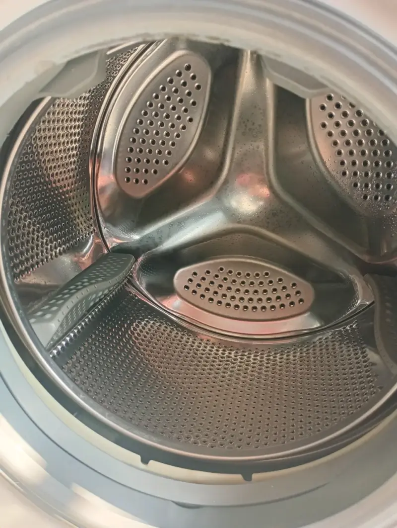 Lavadora secadora Midea 11/8 kg en buen estado - 2