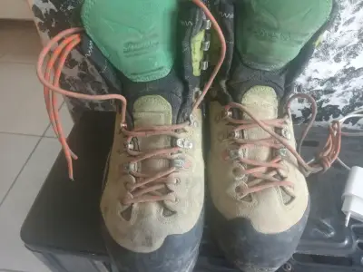 Zapatos de montaña - miniatura 1