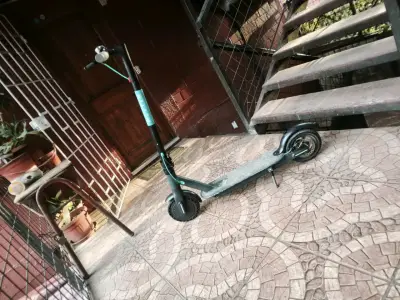Scooter eléctrico Muvter con pantalla digital - miniatura 1