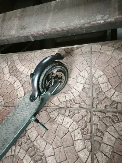 Scooter eléctrico Muvter con pantalla digital - miniatura 4