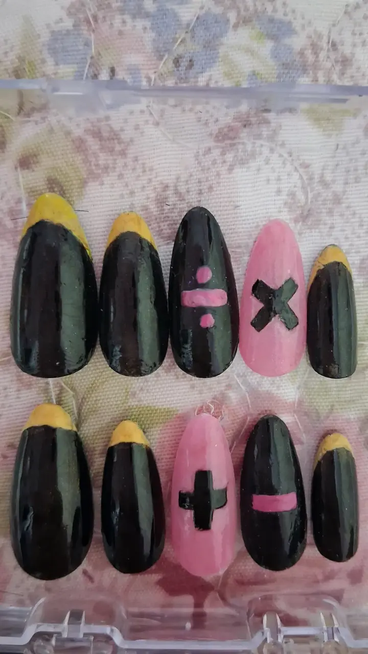 Uñas postizas inspo "TRISH JOJOS"