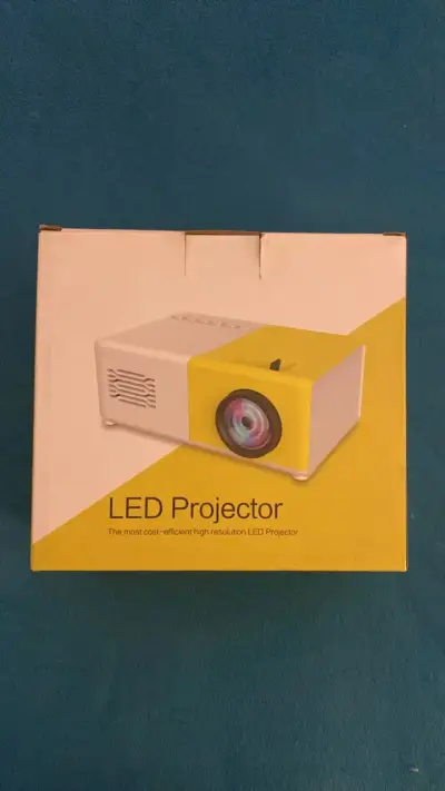 Proyector LED portátil de alta resolución - miniatura 1
