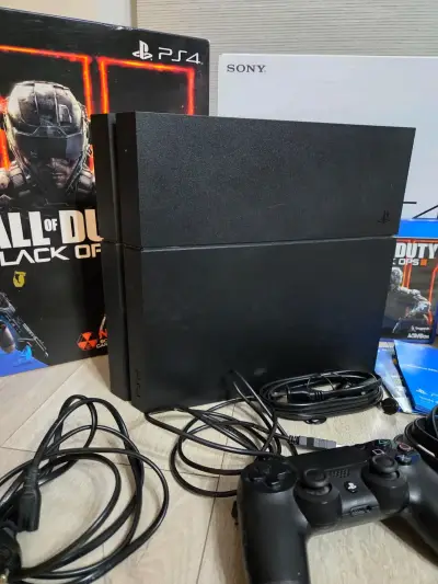 Consola PS4 con juego Call of Duty y accesorios - miniatura 2