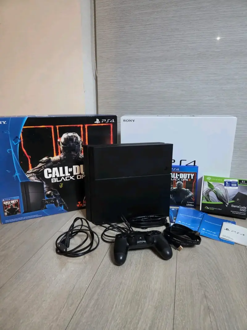 Consola PS4 con juego Call of Duty y accesorios - 3