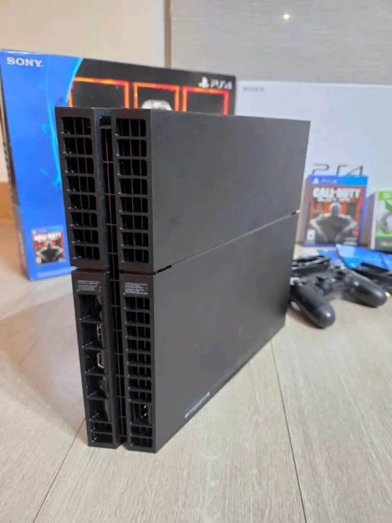 Consola PS4 con juego Call of Duty y accesorios - 5